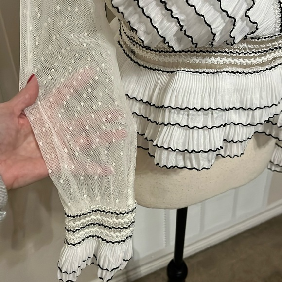On Twelfth white ruffled lace and popcorn mesh sheer cropped blouse Size M - Picture 10 of 17